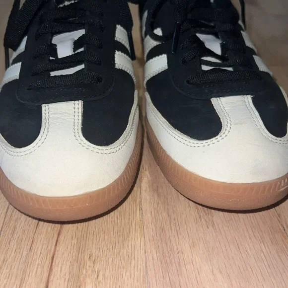 Sambas - Picture 7 of 8